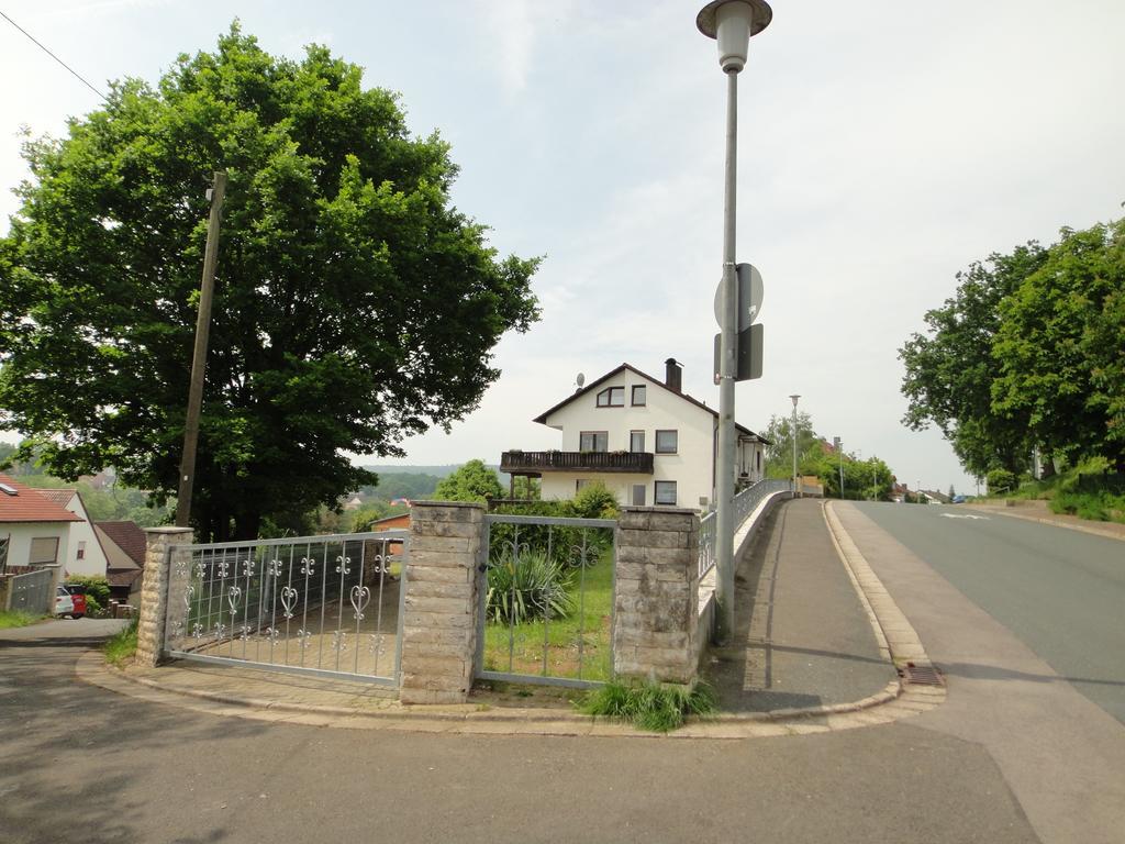 Gaestehaus Am Sonnenberg Baunach Exterior foto